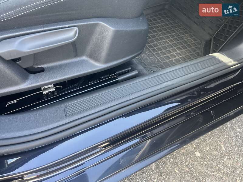 Универсал Volkswagen Passat 2015 в Киеве