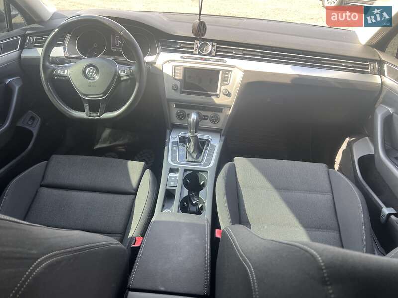 Универсал Volkswagen Passat 2015 в Киеве