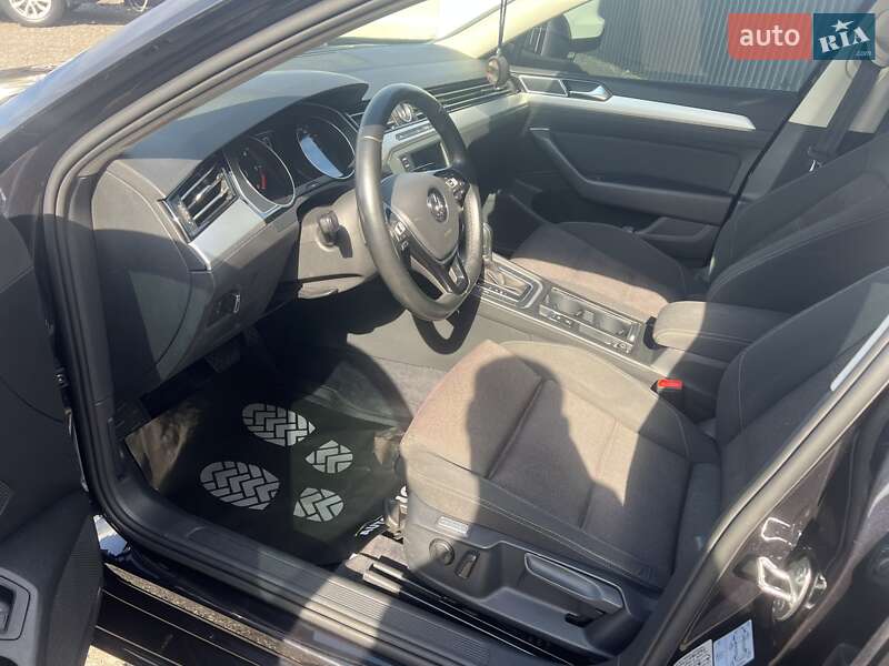 Универсал Volkswagen Passat 2015 в Киеве