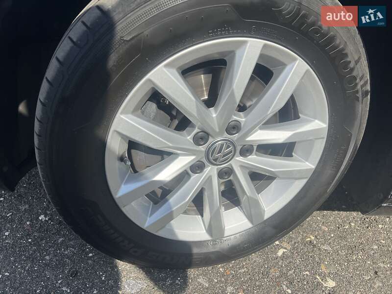 Универсал Volkswagen Passat 2015 в Киеве
