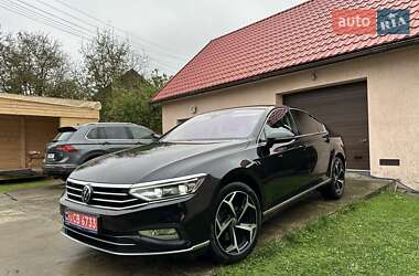 Седан Volkswagen Passat 2021 в Івано-Франківську