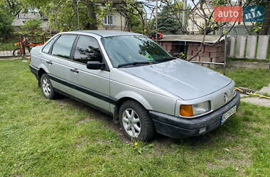 Седан Volkswagen Passat 1988 в Кременці