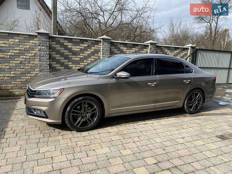 Седан Volkswagen Passat 2016 в Ивано-Франковске