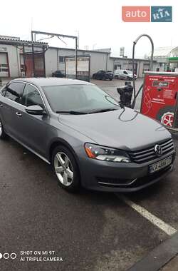 Седан Volkswagen Passat 2012 в Киеве