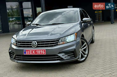 Седан Volkswagen Passat 2016 в Нововолынске