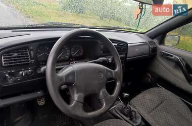 Седан Volkswagen Passat 1994 в 