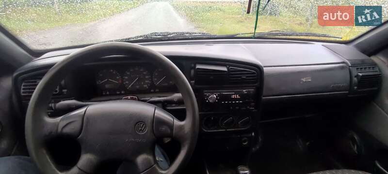 Седан Volkswagen Passat 1994 в Калуше