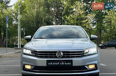 Седан Volkswagen Passat 2018 в Миколаєві