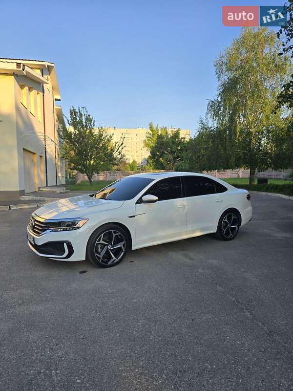 Седан Volkswagen Passat 2020 в Харькове