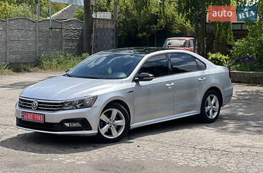 Седан Volkswagen Passat 2017 в Виннице