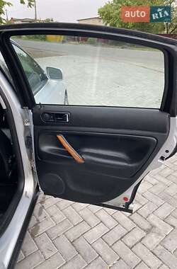 Седан Volkswagen Passat 1999 в 