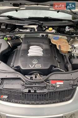 Седан Volkswagen Passat 1999 в 