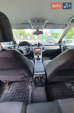 Универсал Volkswagen Passat 2011 в 
