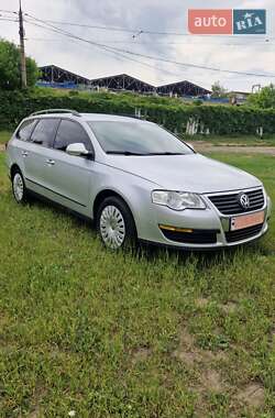 Универсал Volkswagen Passat 2006 в Николаеве