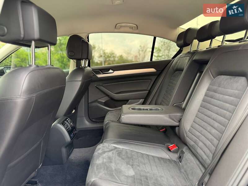 Седан Volkswagen Passat 2015 в Кривому Розі