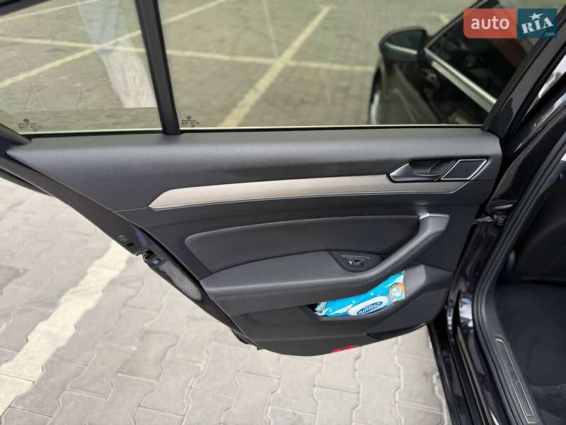 Седан Volkswagen Passat 2015 в Кривому Розі