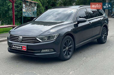Универсал Volkswagen Passat 2017 в Киеве