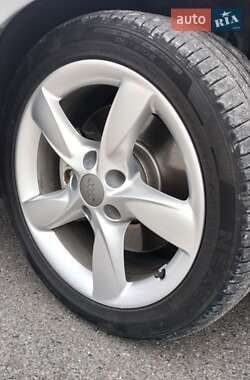 Універсал Volkswagen Passat 2011 в 