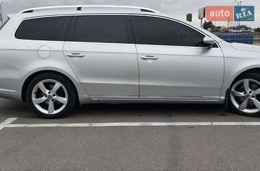 Універсал Volkswagen Passat 2011 в 