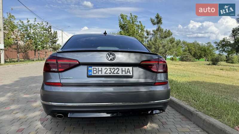 Седан Volkswagen Passat 2017 в Одессе