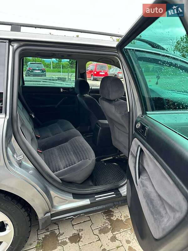 Универсал Volkswagen Passat 2002 в Глыбокой
