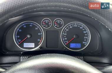 Седан Volkswagen Passat 2004 в 