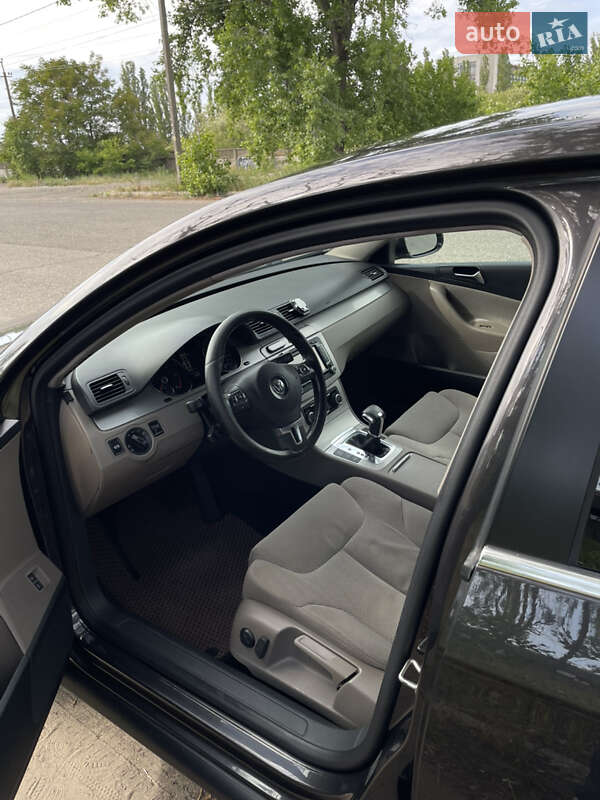 Седан Volkswagen Passat 2010 в Білгороді-Дністровському