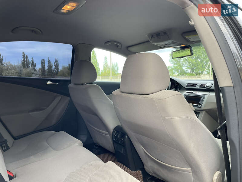 Седан Volkswagen Passat 2010 в Білгороді-Дністровському