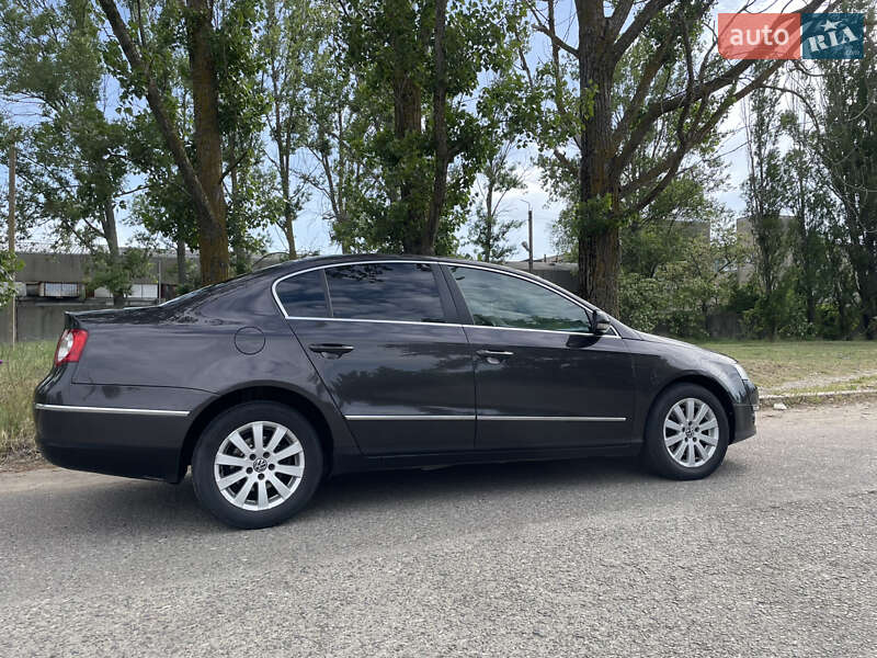Седан Volkswagen Passat 2010 в Білгороді-Дністровському