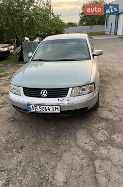Седан Volkswagen Passat 1997 в Гайсине