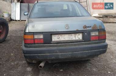 Седан Volkswagen Passat 1990 в Новом Ярычеве