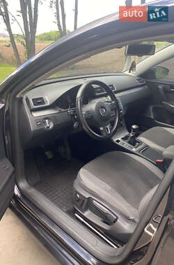 Седан Volkswagen Passat 2011 в 