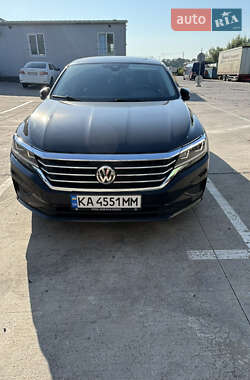 Седан Volkswagen Passat 2020 в Киеве