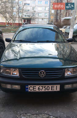 Универсал Volkswagen Passat 1996 в Кельменцах