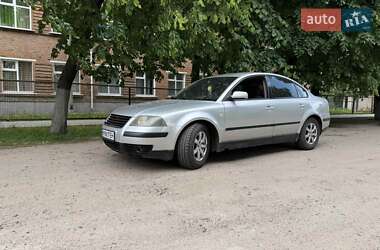 Седан Volkswagen Passat 2000 в Путивле