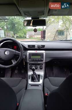 Універсал Volkswagen Passat 2005 в 