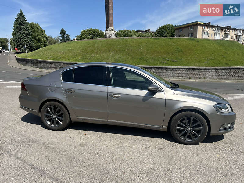 Седан Volkswagen Passat 2014 в Днепре