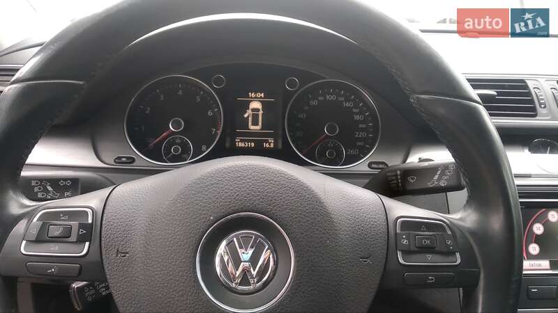 Универсал Volkswagen Passat 2011 в Киеве