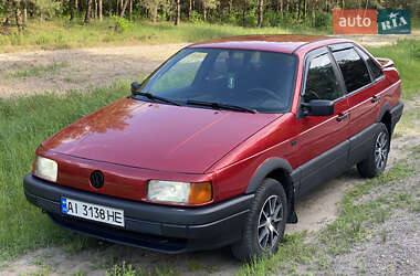 Седан Volkswagen Passat 1990 в 