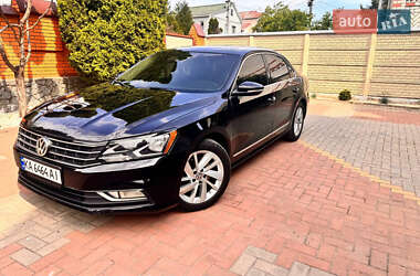 Седан Volkswagen Passat 2017 в Киеве