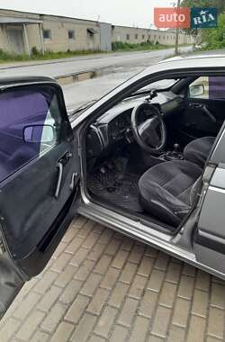 Седан Volkswagen Passat 1988 в 