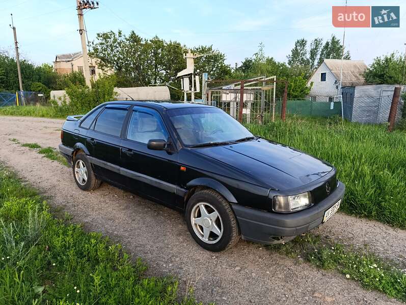 Седан Volkswagen Passat 1993 в Харкові