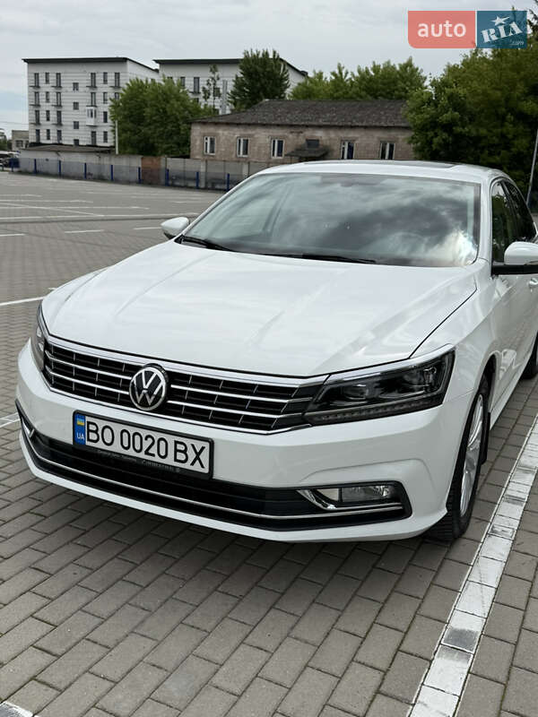 Седан Volkswagen Passat 2016 в Тернополе