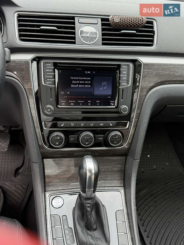 Седан Volkswagen Passat 2016 в Тернополе