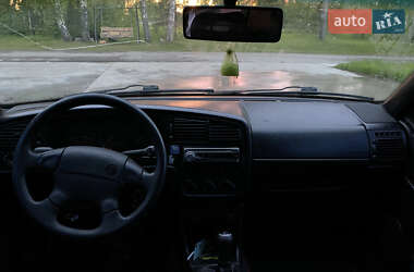 Седан Volkswagen Passat 1994 в 