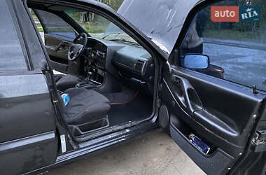Седан Volkswagen Passat 1994 в 