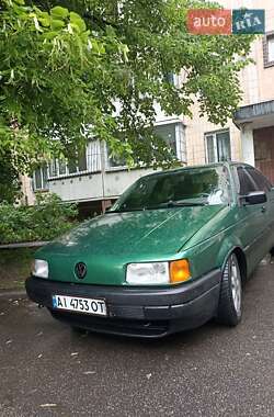 Седан Volkswagen Passat 1988 в Киеве