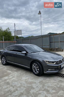 Седан Volkswagen Passat 2015 в 