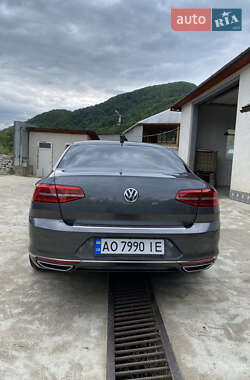 Седан Volkswagen Passat 2015 в 