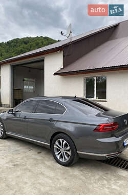 Седан Volkswagen Passat 2015 в 